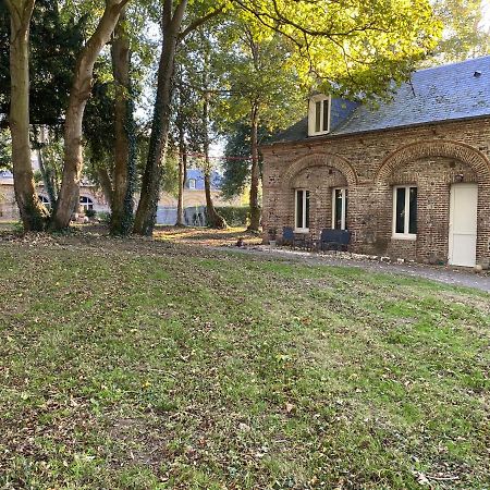 Les gîtes du château du cèdre Manneville-ès-Plains Exterior foto